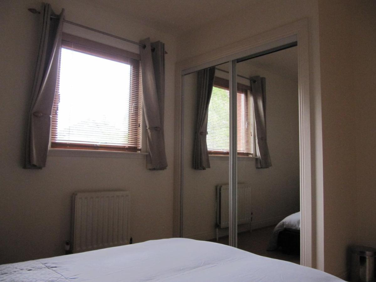 Cozy Off Road 2 Bedroom Cottage Apartment With Free Wi-Fi And Private Parking Glasgow Ngoại thất bức ảnh