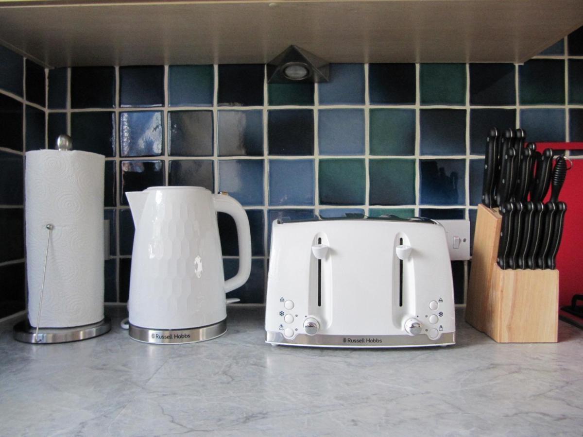 Cozy Off Road 2 Bedroom Cottage Apartment With Free Wi-Fi And Private Parking Glasgow Ngoại thất bức ảnh
