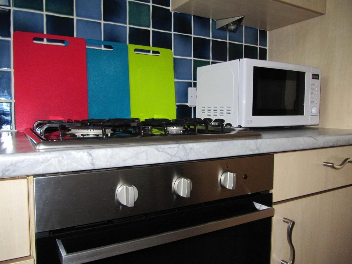 Cozy Off Road 2 Bedroom Cottage Apartment With Free Wi-Fi And Private Parking Glasgow Ngoại thất bức ảnh