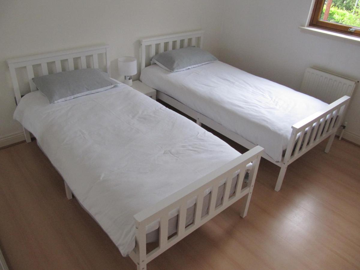 Cozy Off Road 2 Bedroom Cottage Apartment With Free Wi-Fi And Private Parking Glasgow Ngoại thất bức ảnh