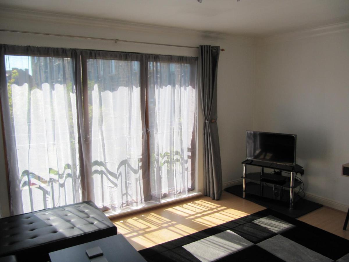 Cozy Off Road 2 Bedroom Cottage Apartment With Free Wi-Fi And Private Parking Glasgow Ngoại thất bức ảnh